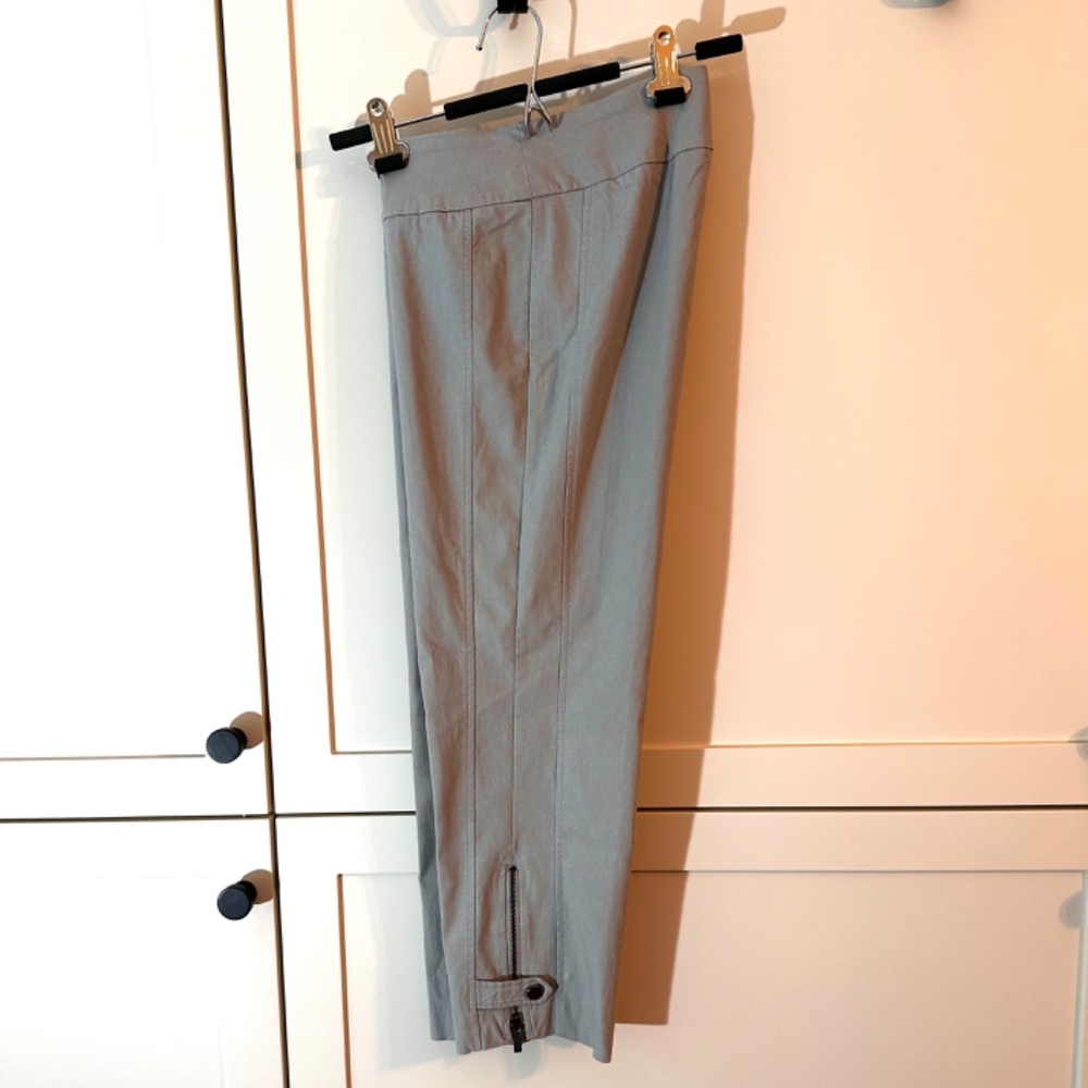 Up! stretch rayon capri pants; Women's size US 8; Light blue cement gray colour